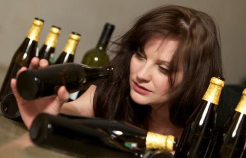 At stage 2 of alcoholism, a woman drinks every day