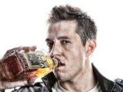 man drinking alcohol how to quit for free